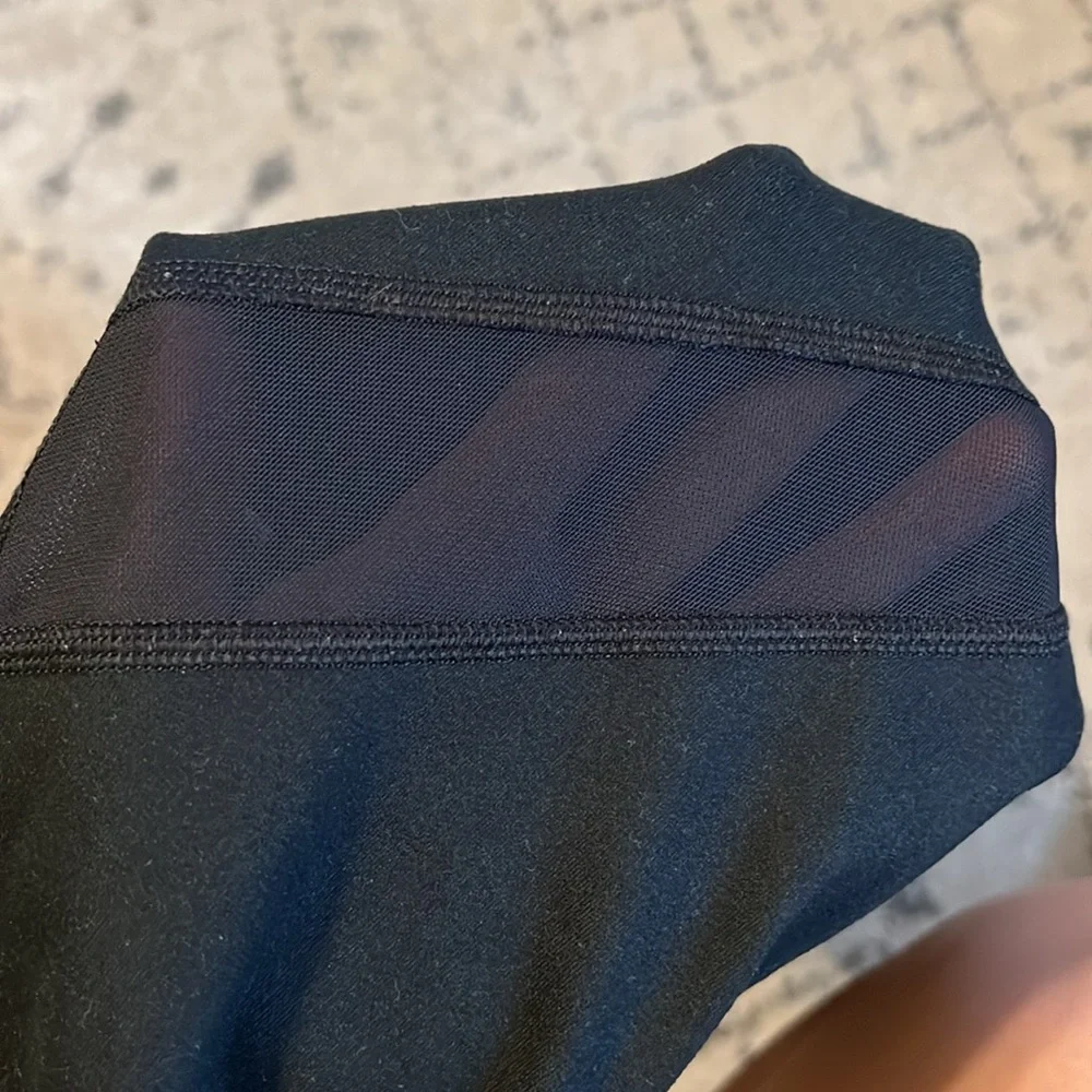 Aerie cropped leggings with mesh detail - Picture 2 of 3
